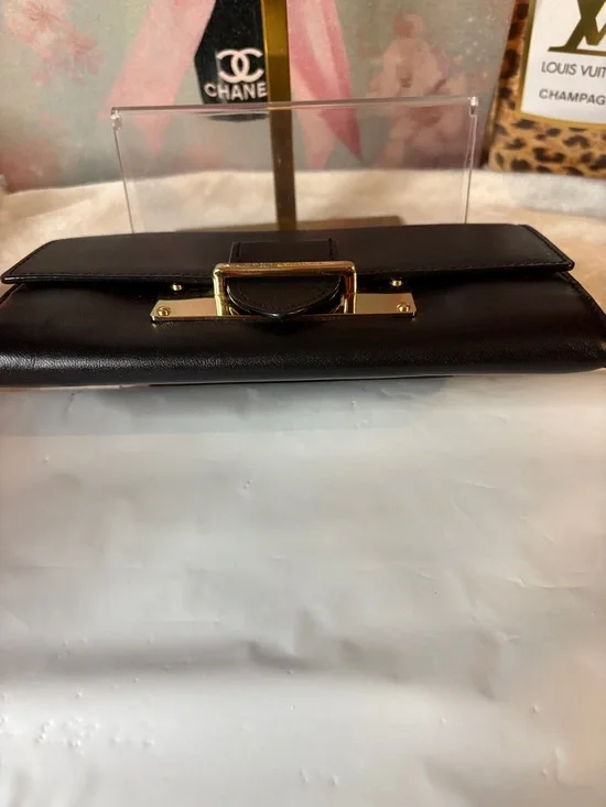 Henri Bendel Black Leather Continental Wallet with Gold Plate Accent - Picture 3 of 9